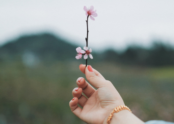 Η Αφροδίτη σε σύνοδο με τον Κρόνο στις 7/4/2025: Η ωριμότητα φαίνεται στις λεπτομέρειες.