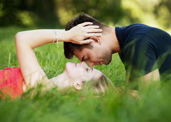 Η Άνοιξη στον έρωτα: Αστρολογικές Προβλέψεις για την Άνοιξη του 2025.